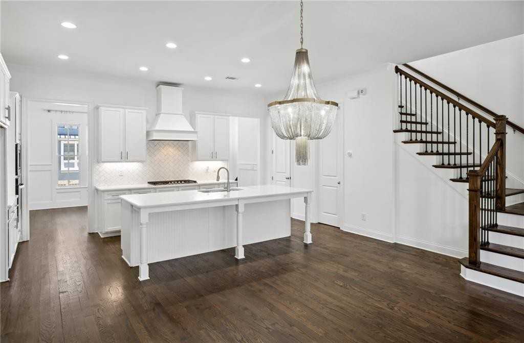 2436 Skyland Way Ne #1 - Photo 2 of 18