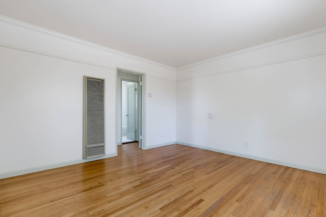 4449 Dawson Ave #1 - Photo 5 of 50