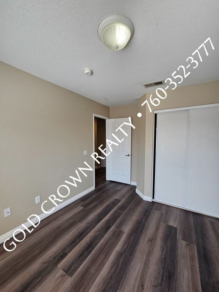 805 E 2nd St - Photo 5 of 15