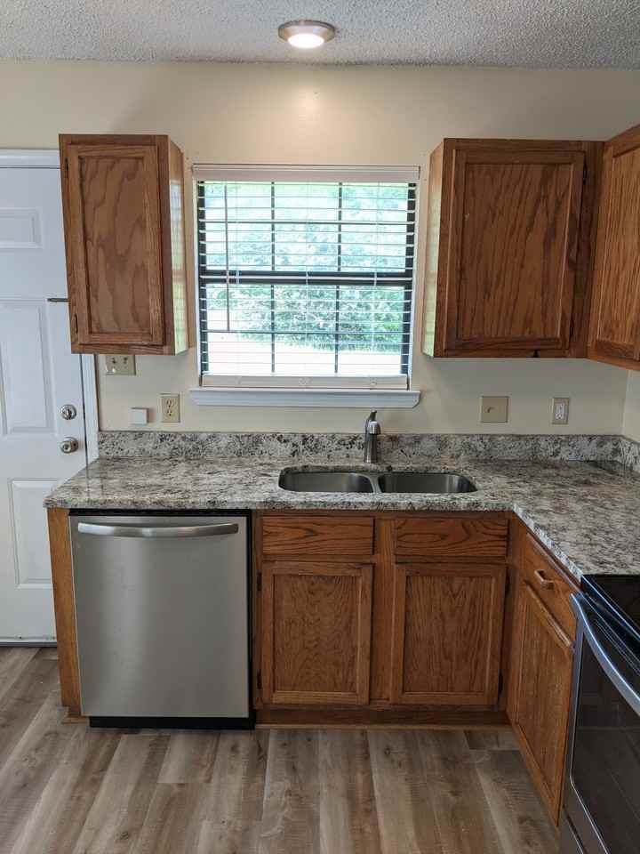 1406 Hartje Ln #B - Photo 6 of 17