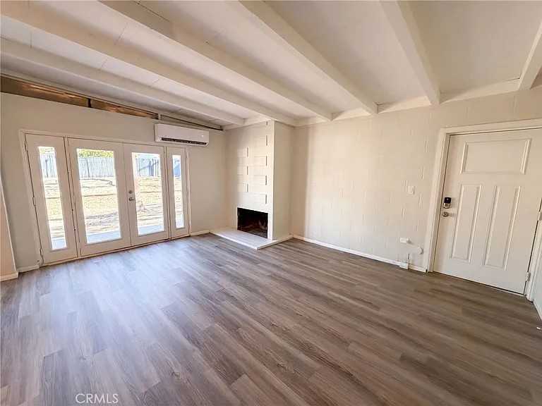 1311 Campus Avenue - Photo 7 of 9
