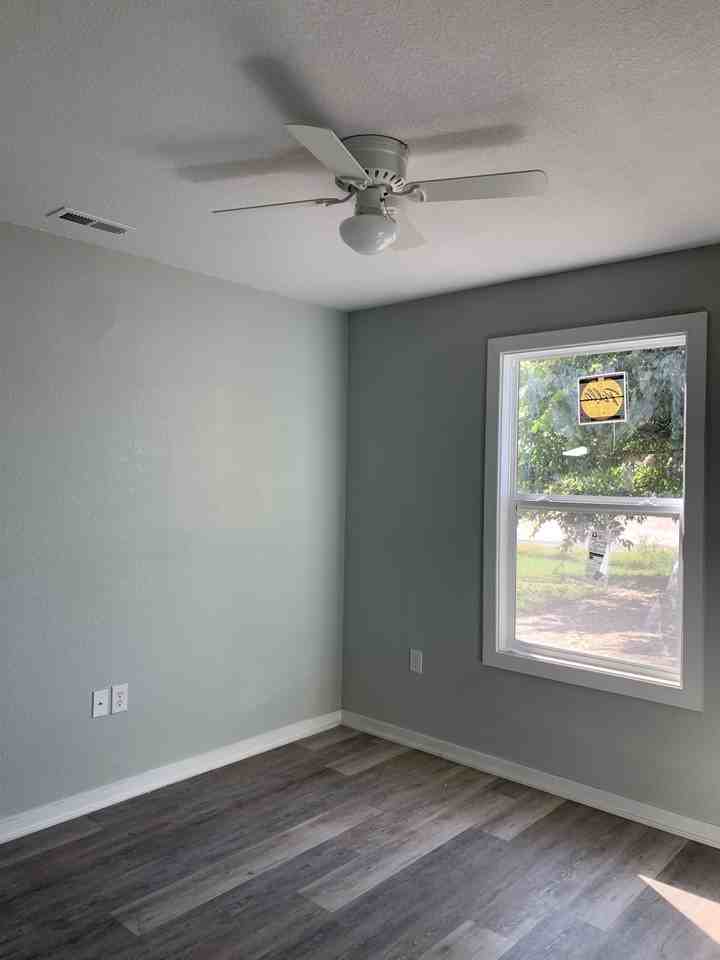 214 Grover St #1 - Photo 5 of 6