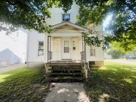 featured image of 130 Diamond Ct #1