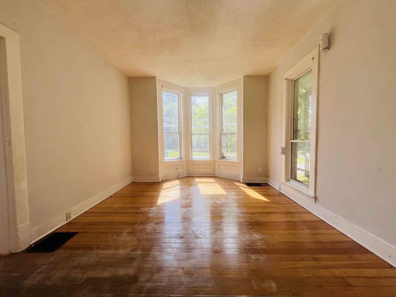 130 Diamond Ct #1 - Photo 3 of 16