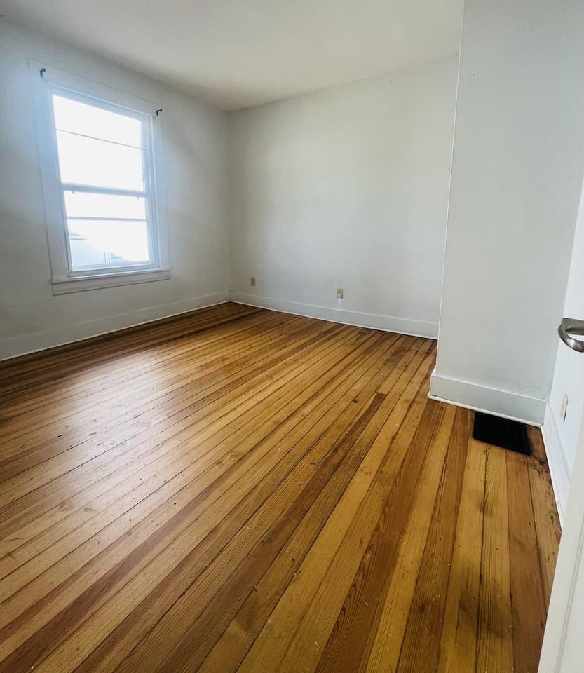 130 Diamond Ct #1 - Photo 4 of 16
