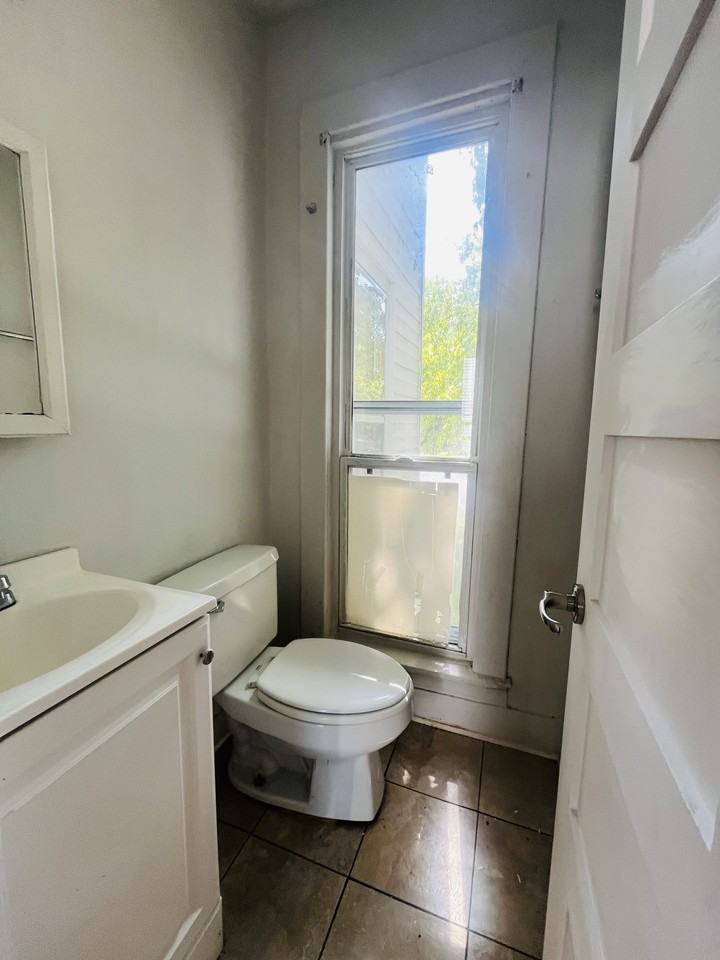 130 Diamond Ct #1 - Photo 5 of 16