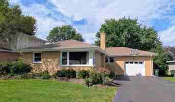 featured image of 330 S Oak St #1