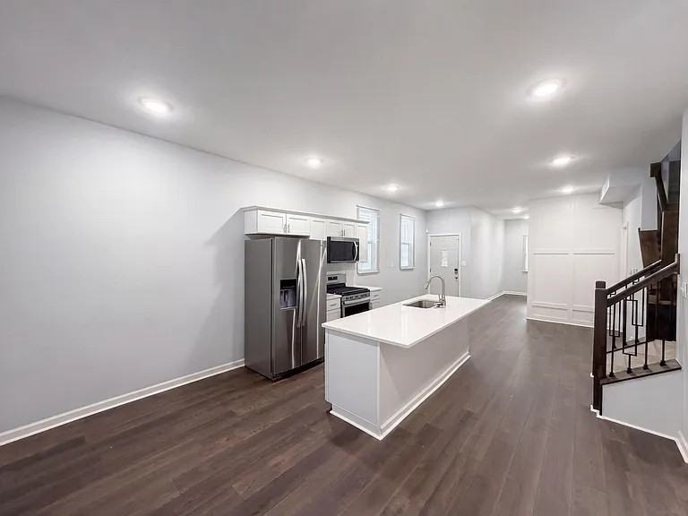 513 South Champion Avenue - Photo 3 of 8