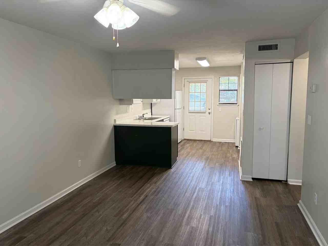 2347 Horne AvenueApt B #B - Photo 3 of 10