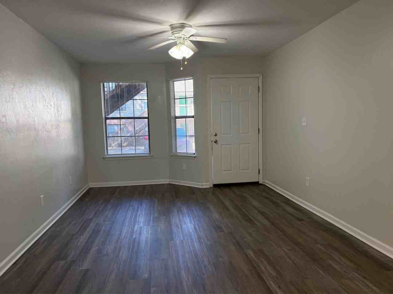 2347 Horne AvenueApt B #B - Photo 4 of 10