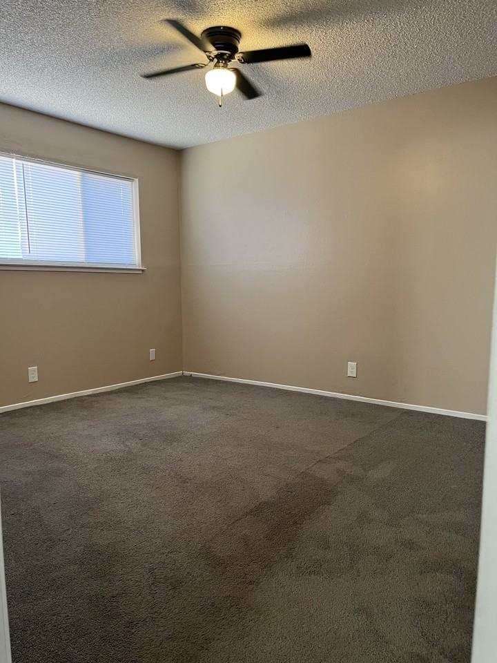 946 S Barrett Rd #1 - Photo 6 of 9