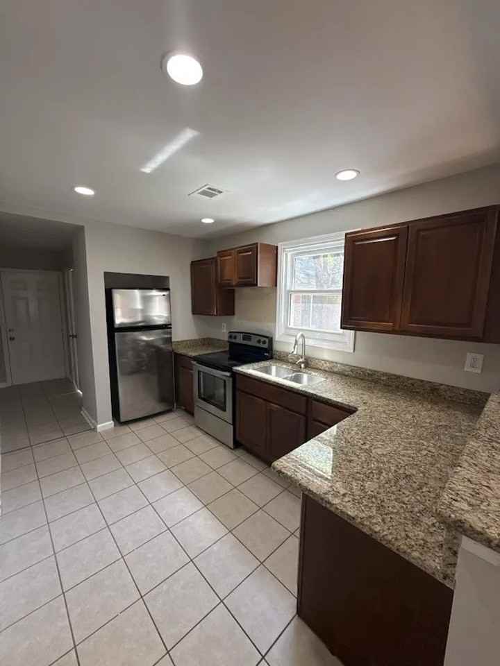 1840 Glenhill Pl - Photo 3 of 16