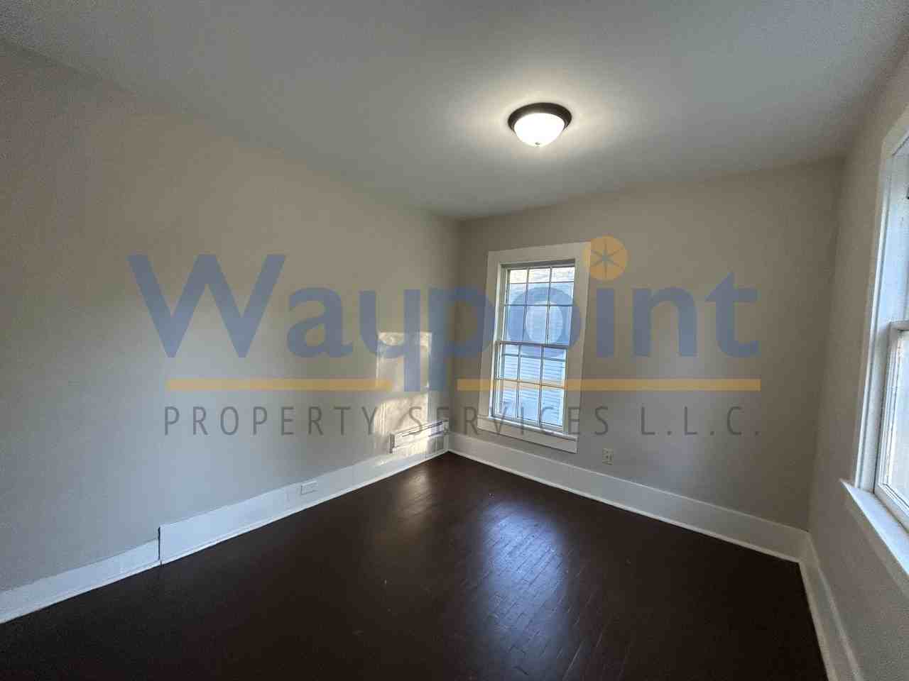 940 Pleasant St #1 - Photo 5 of 8