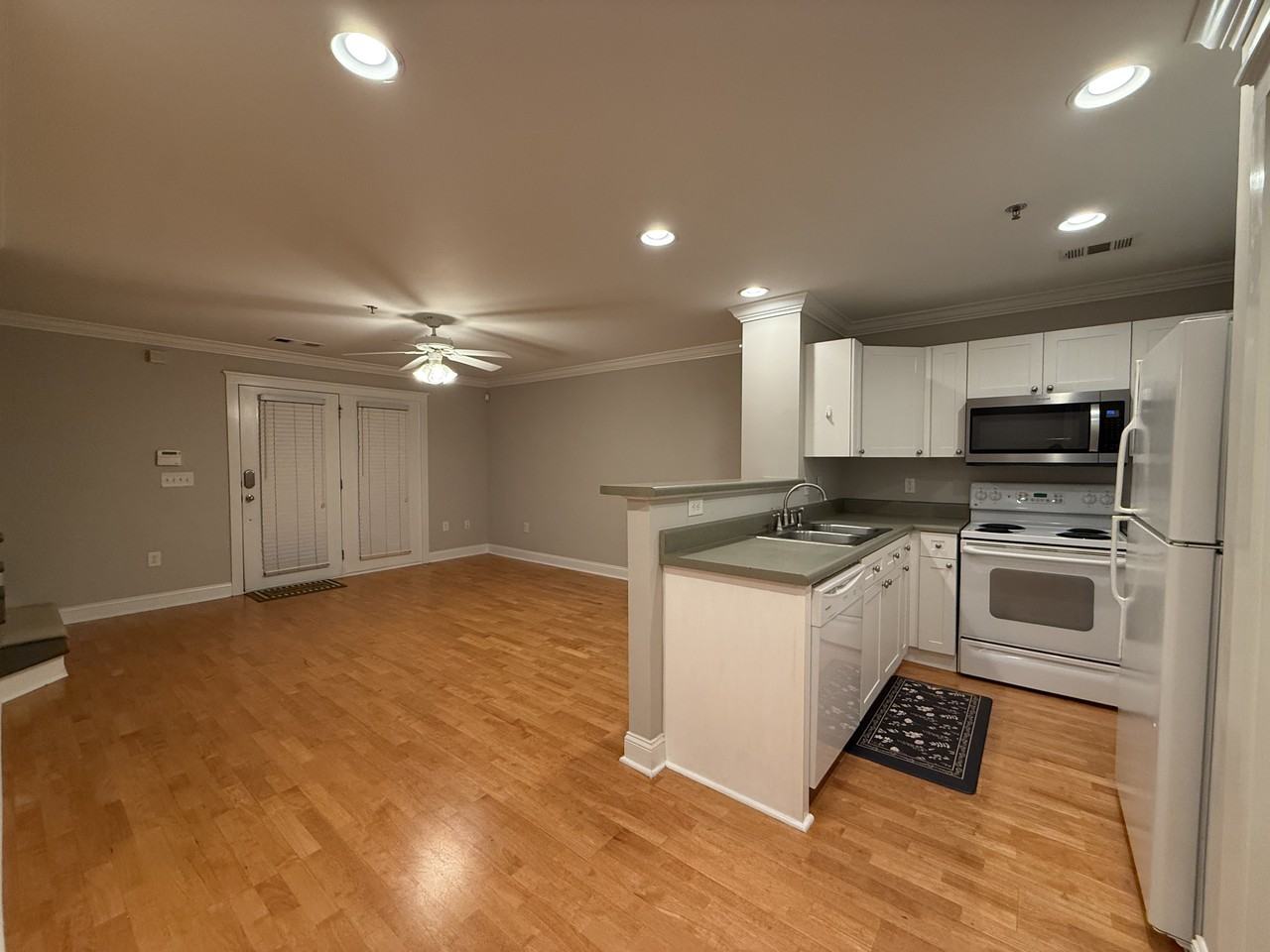 490 Barnett Shoals Rd #913 - Photo 4 of 21