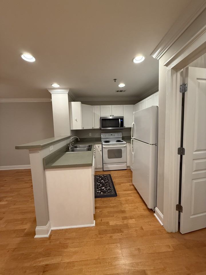 490 Barnett Shoals Rd #913 - Photo 5 of 21