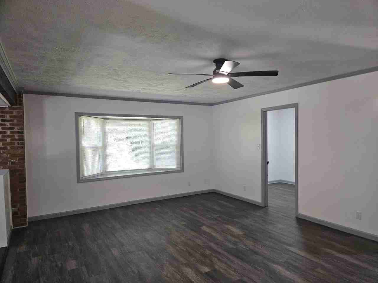 415 College Dr #1 - Photo 5 of 26