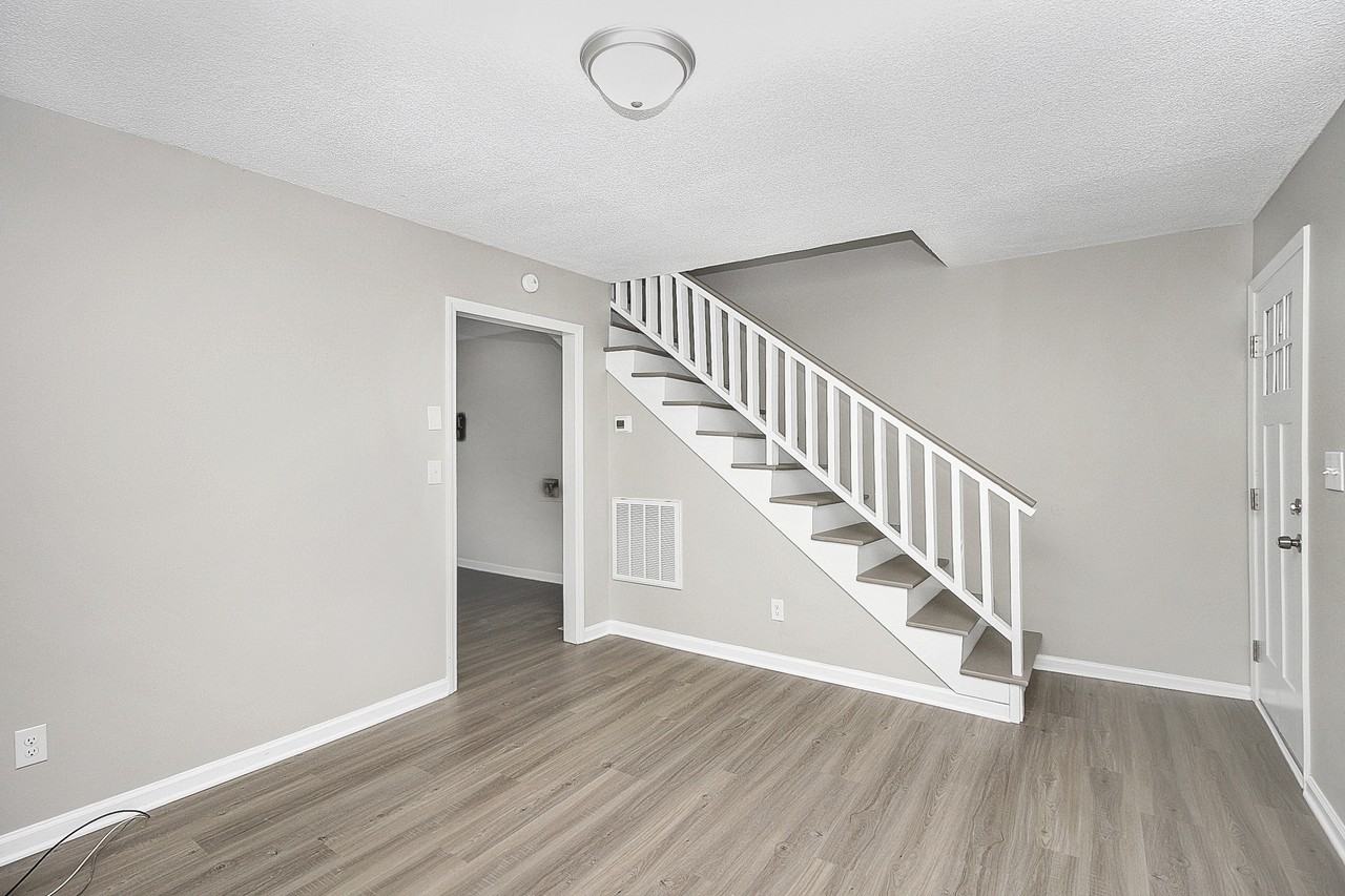 311 N Long St #4 - Photo 3 of 19