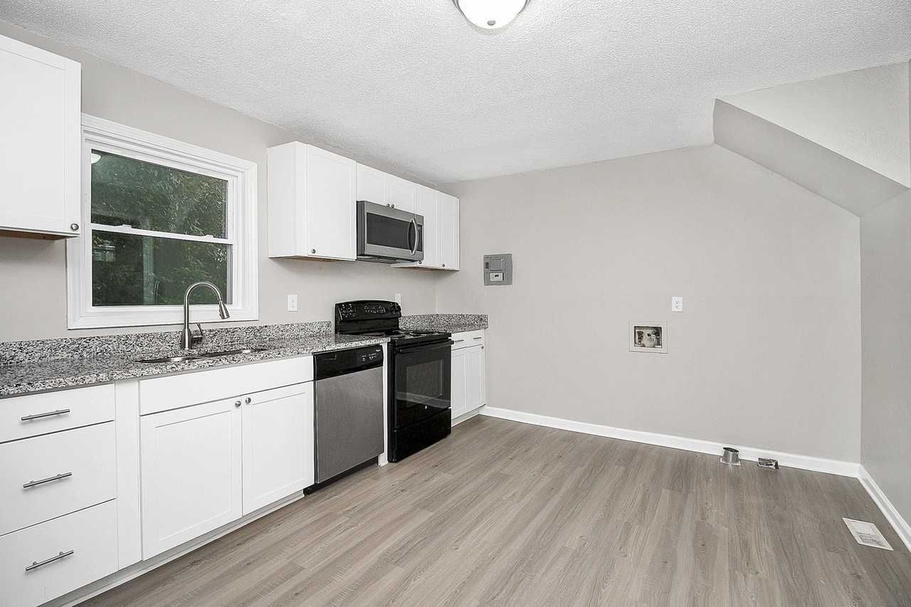 311 N Long St #4 - Photo 6 of 19