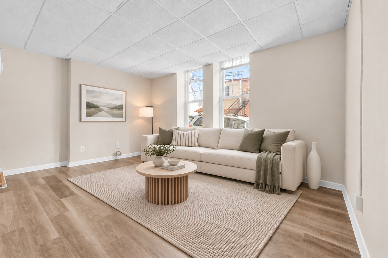 439 W Walnut St - Photo 5 of 10