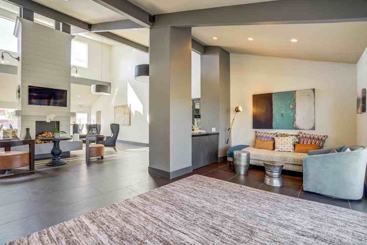 200 Greenbriar Cir - Photo 4 of 39