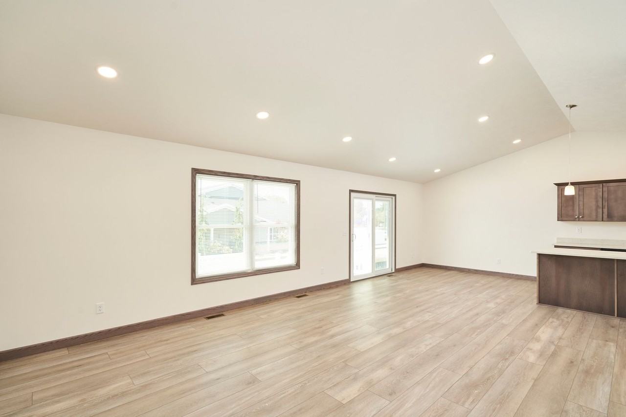 786 Glory Dr - Photo 7 of 20