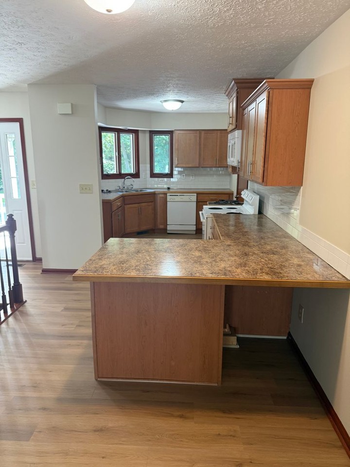 889 Ghent Rd - Photo 6 of 21
