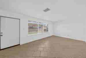 featured image of 313 Laurel St #3