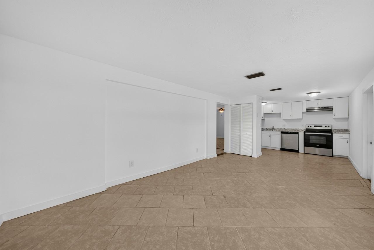 313 Laurel St #3 - Photo 5 of 14