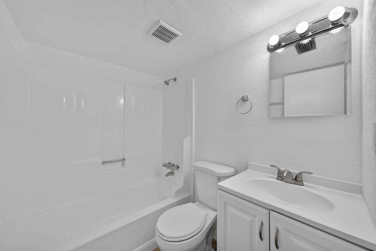 313 Laurel St #3 - Photo 7 of 14