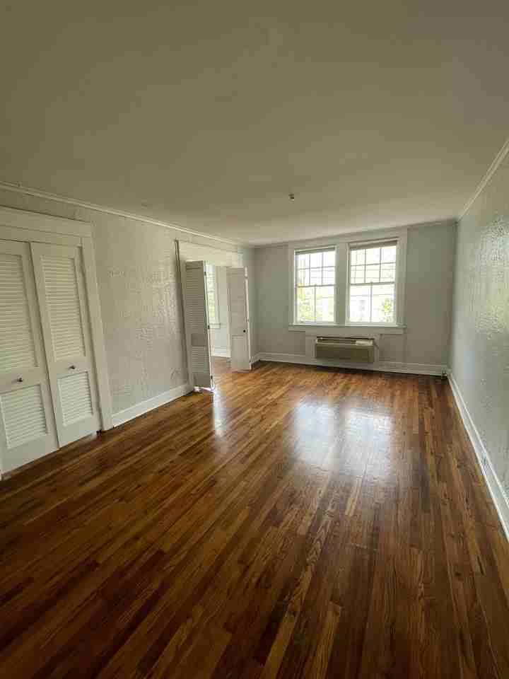 3300 Prytania St #10 - Photo 2 of 9