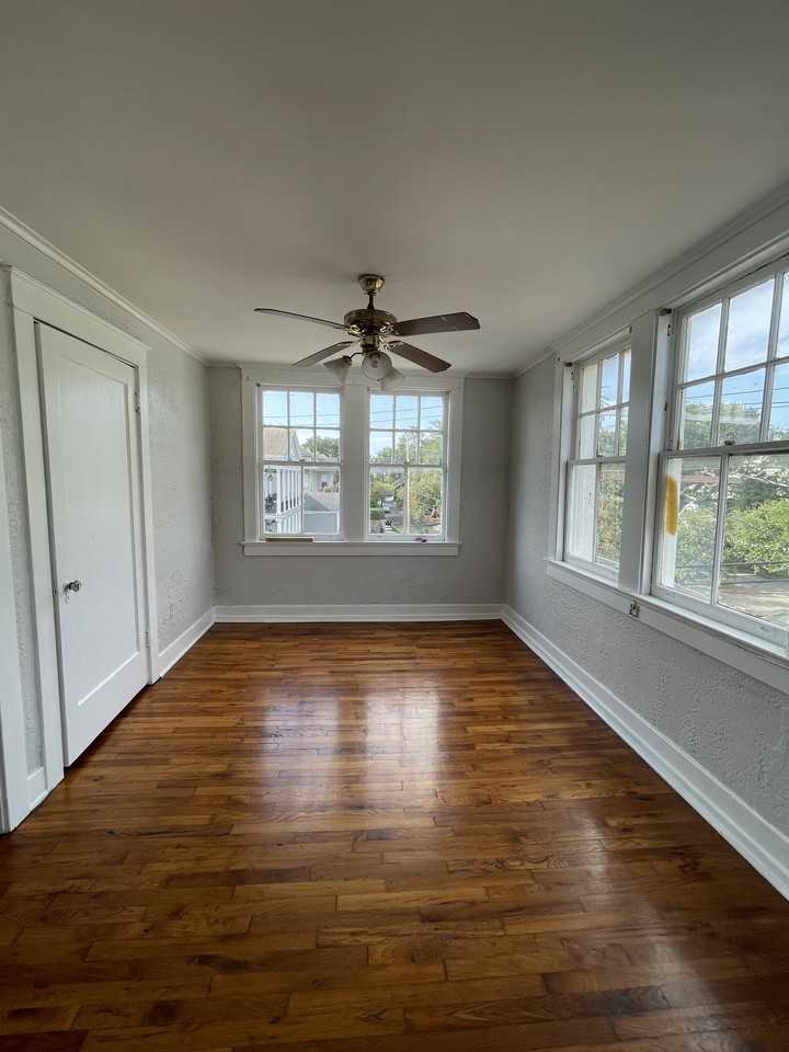 3300 Prytania St #10 - Photo 5 of 9