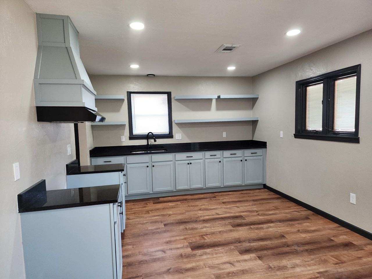6821 Nw 19th St #1 - Photo 4 of 40