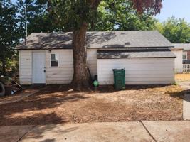 featured image of 215 Se 38th St #1