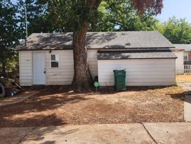 215 Se 38th St #1 - Photo 1 of 1