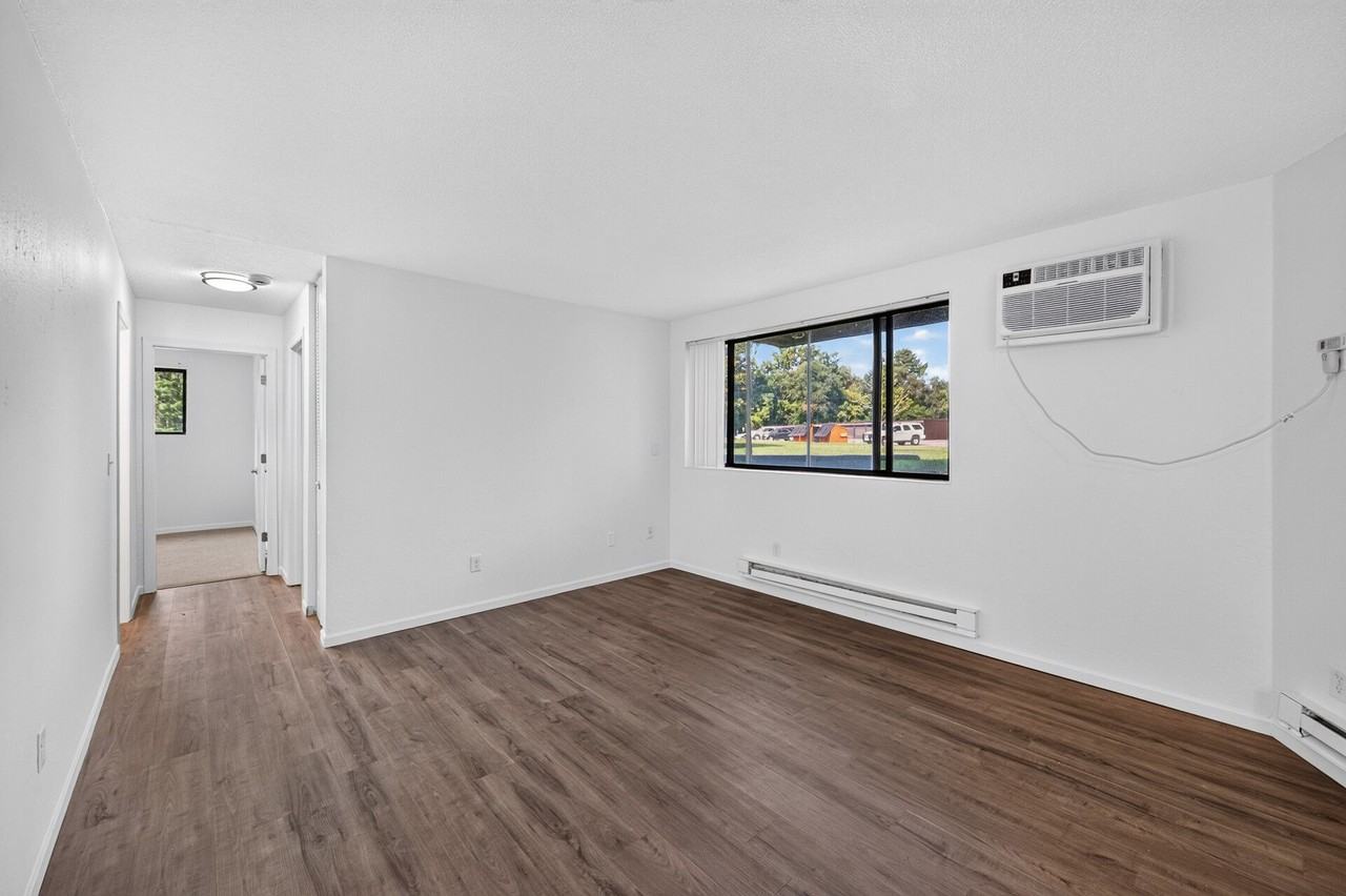 Pineview Apartments - Photo 3 of 13