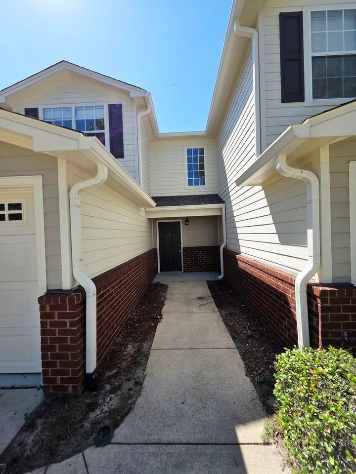 803 Majestic Dr - Photo 5 of 31