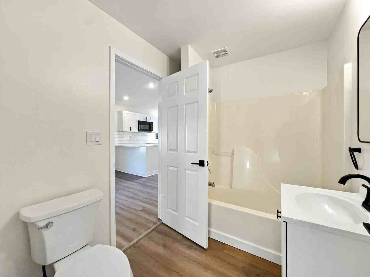 2034 Kenneth St #1 - Photo 5 of 17