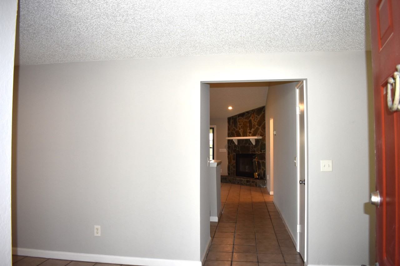 6555 Diamond Leaf Ct S #1 - Photo 3 of 27