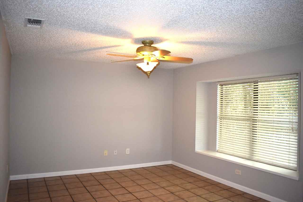 6555 Diamond Leaf Ct S #1 - Photo 4 of 27