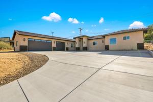 featured image of 7760 Arrowhead Dr #1