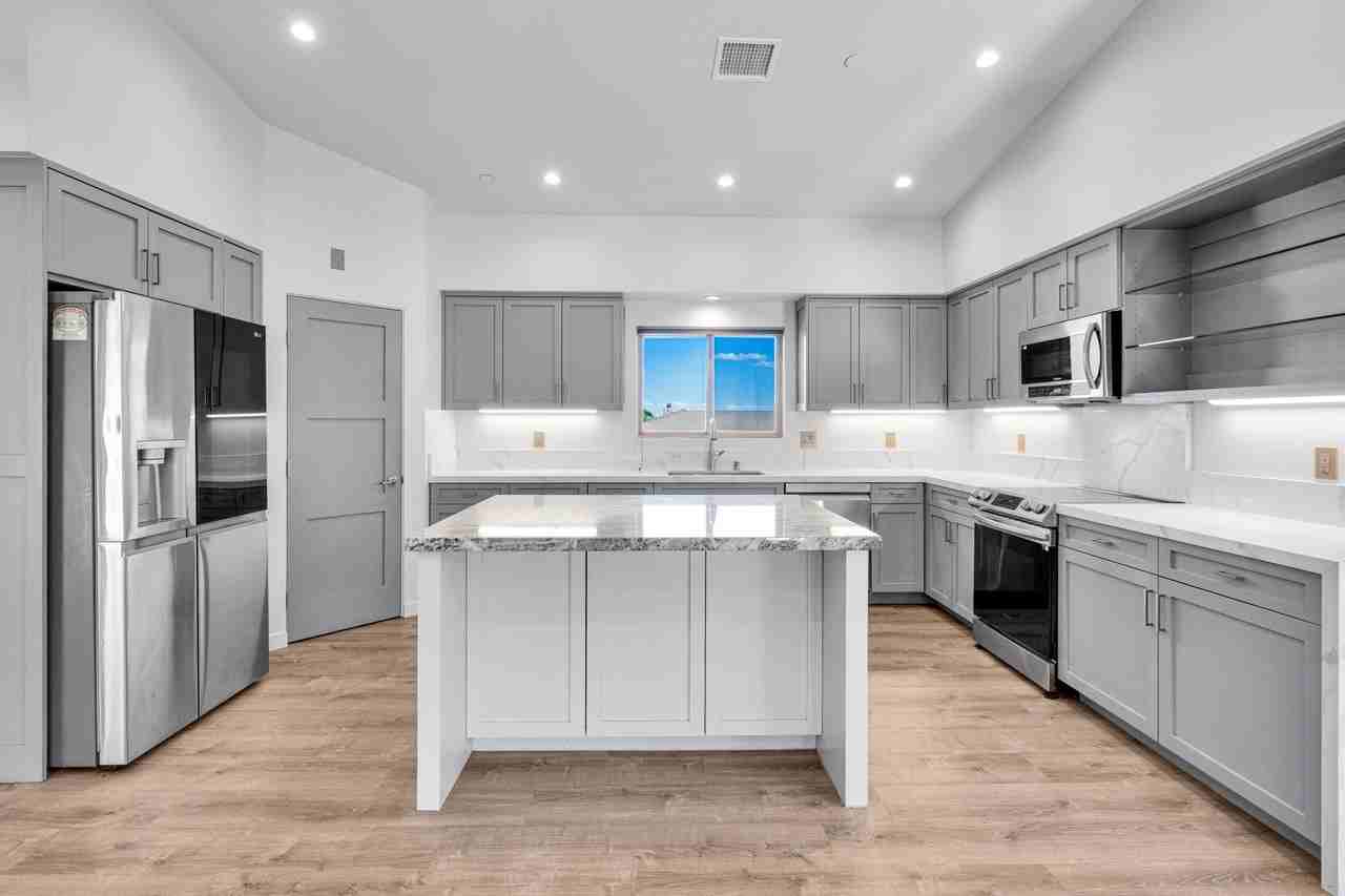 7760 Arrowhead Dr #1 - Photo 6 of 34