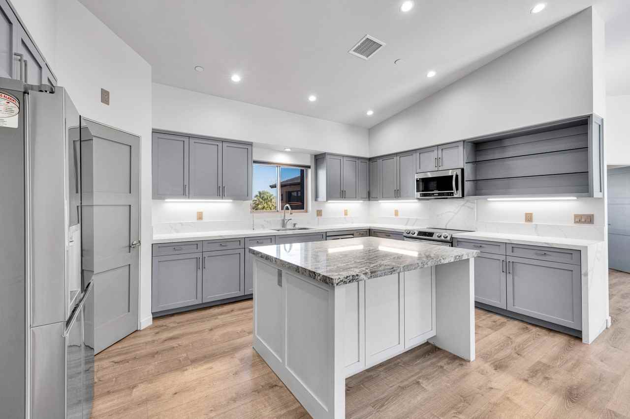 7760 Arrowhead Dr #1 - Photo 7 of 34