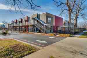 featured image of 1200 W Walnut St