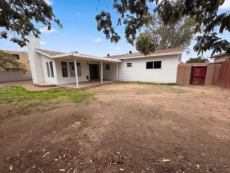 604 Maxine Street Northeast - Photo 7 of 7