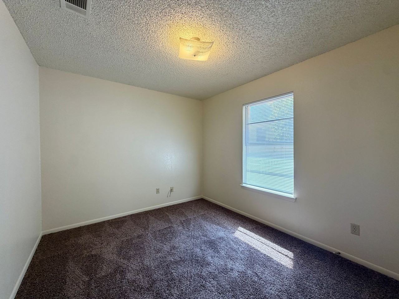 3024 Lasker Ave - Photo 3 of 6