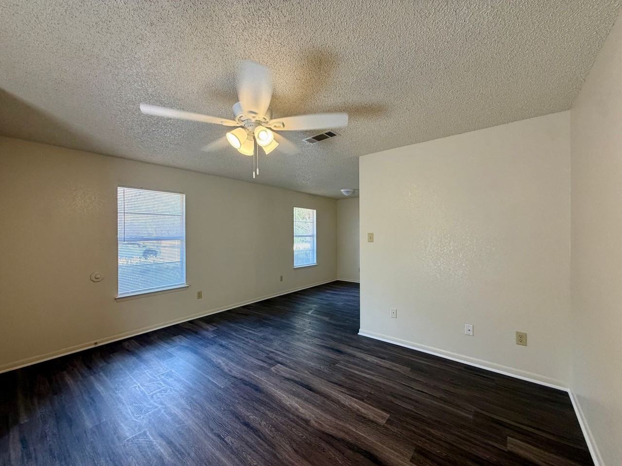 3024 Lasker Ave - Photo 4 of 6