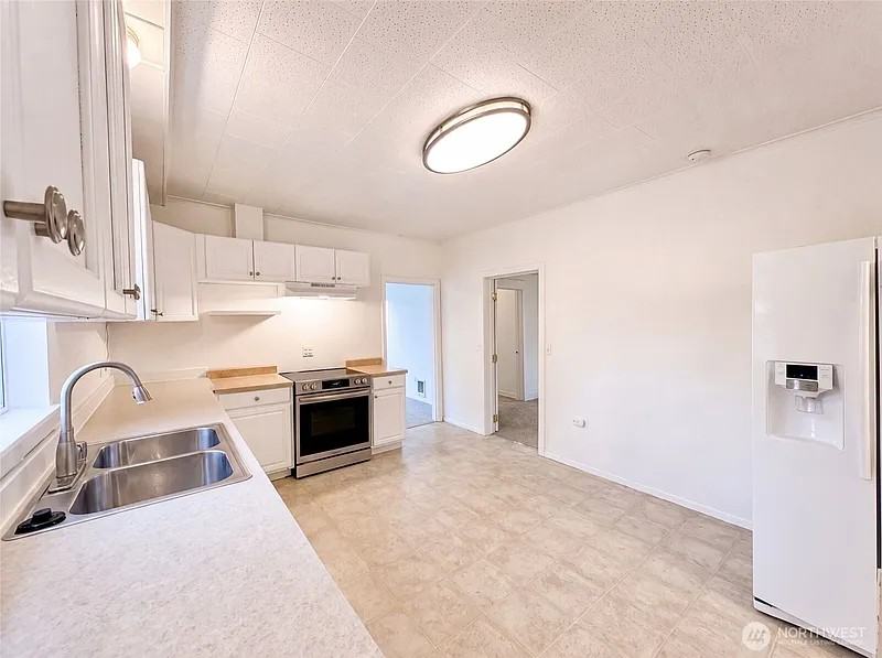 7507 Lower Ridge Road - Photo 2 of 8