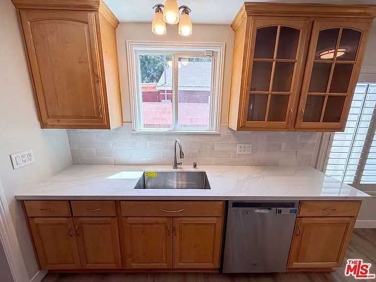 11844 Graystone Avenue - Photo 2 of 9