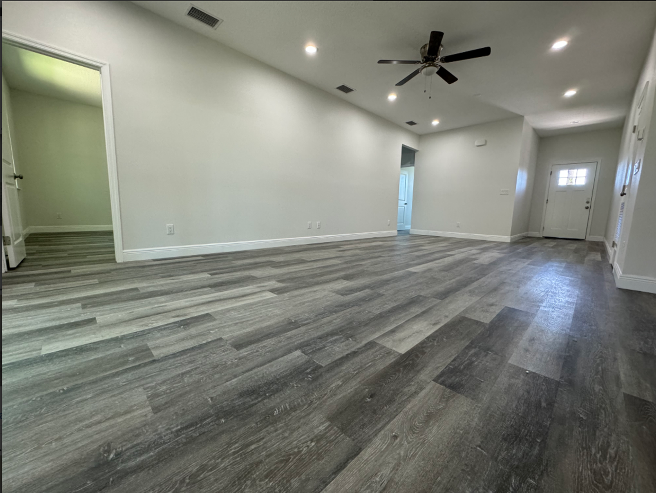 5310 E Sligh Ave - Photo 4 of 11