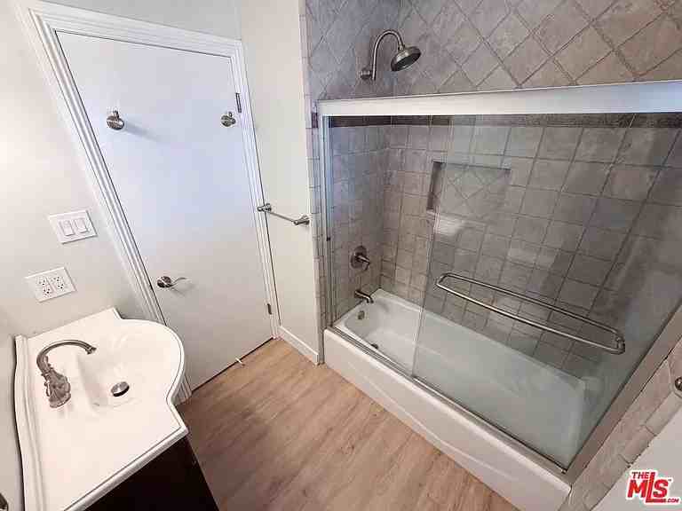 11844 Graystone Avenue - Photo 6 of 9